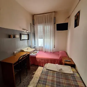 https://pension-suiza.top-hotels-tarragona.com